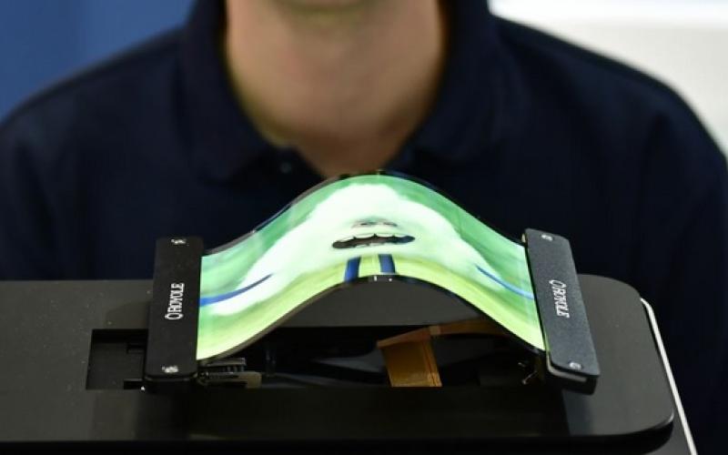 گوشی‌های تاشو؛ آغاز انقلاب در حوزه‌ی تلفن همراه؟