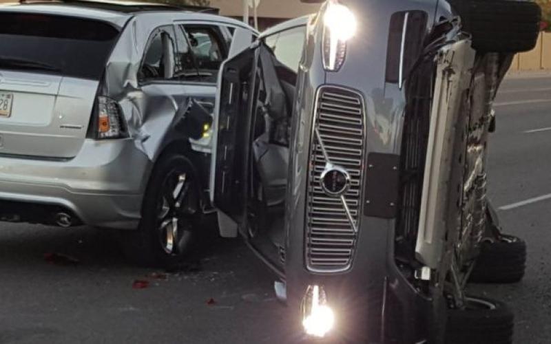 اوبر بعد از یک تصادف در آریزونا خودران‌ها را فراخواند