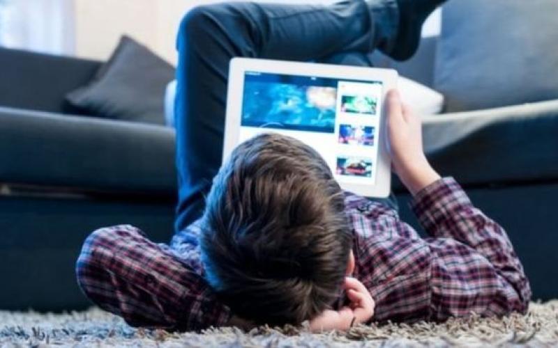 محدود کردن نوجوانان از اینترنت، آنها را از مضرات شبکه‌های اجتماعی حفظ نمی‌کند