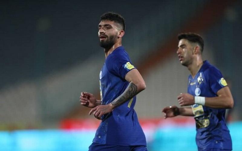 فرهاد مجیدی مدافع استقلال را اخراج کرد