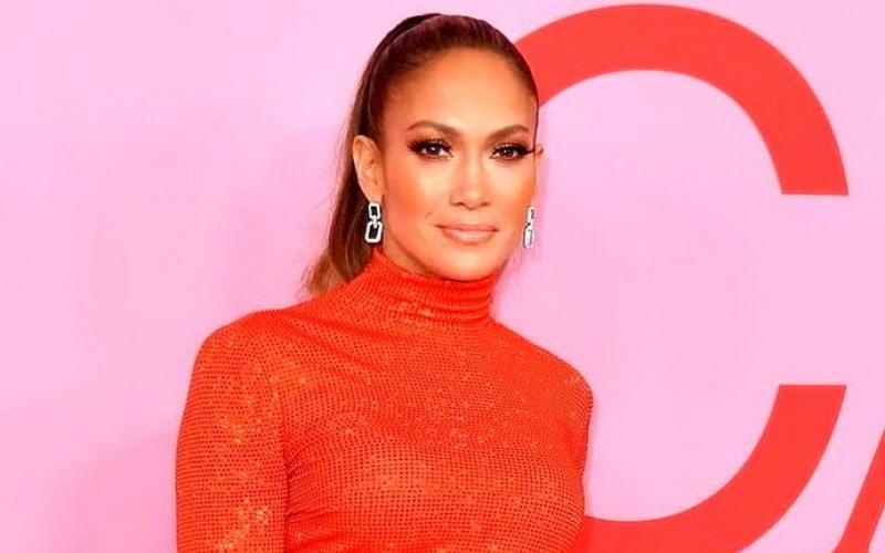 فروش تی‎شرت جنیفر لوپز برای کمک به لبنان(+عکس)