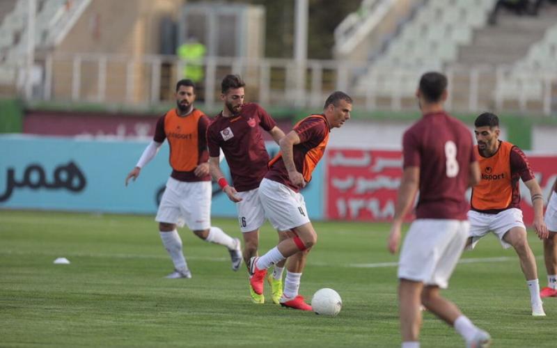 بازیکنان پرسپولیس: چرا استقلالی‌ها دو برابر ما قرارداد بسته‌اند؟!