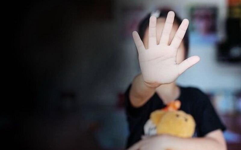 جزئیات انتشار کلیپ وادار کردن کودک به مصرف مشروبات الکلی