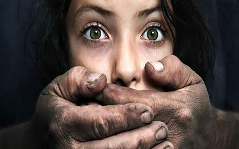 آزار شیطانی نازنین هفت ساله در خانه مادر بزرگ