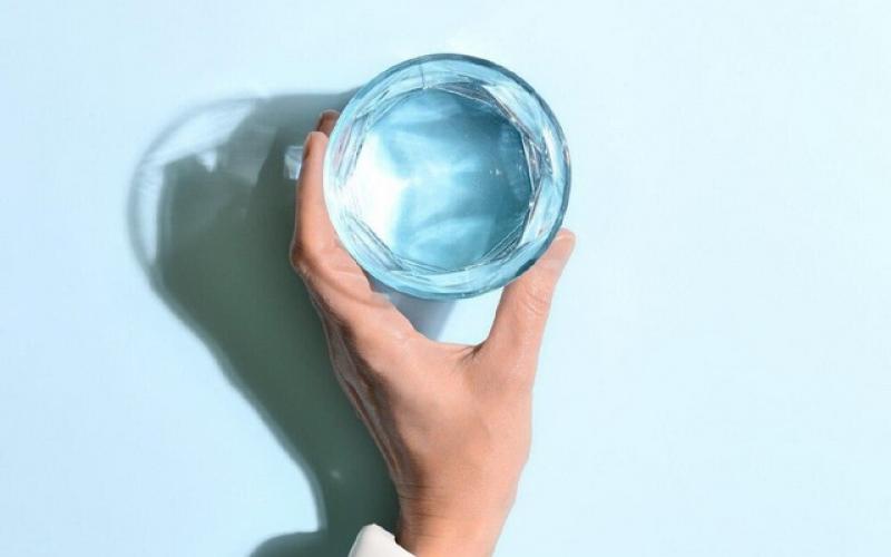 چای بنوشیم یا آب؟