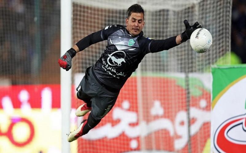 گلر پرسپولیس دوباره نیمکت نشین می‌شود