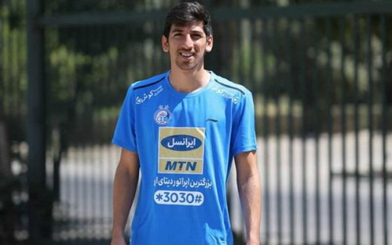 مشت‌زنی مهاجم استقلال در ترکیه (+عکس)