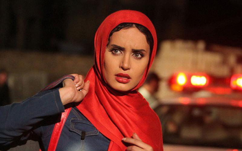 عکسِ الناز شاکردوست کنار بهاره افشاری پشت صحنه تئاتر رامبد جوان