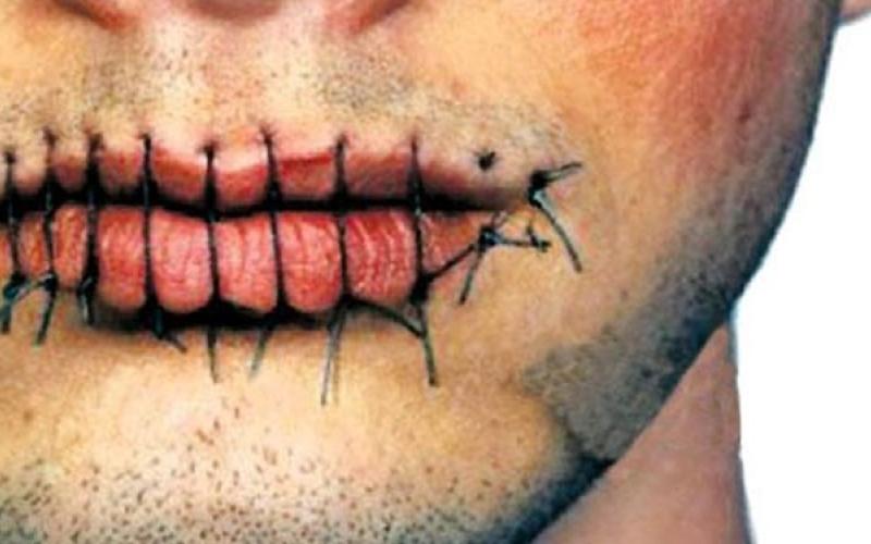 دوختن دهان برای یک شوخی!