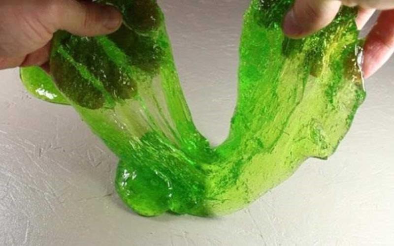 مسموم شدن هزاران کودک به علت بازی با "خمیرهای جادویی" 