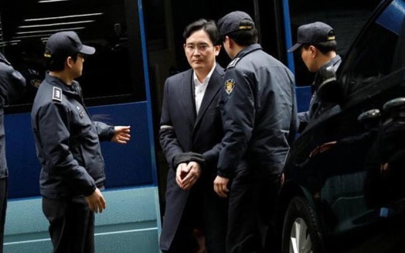 وارث سامسونگ متهم به رشوه خواری و اختلاس