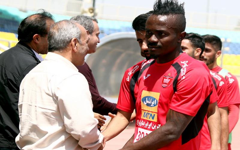 مهاجم پرسپولیس هنوز بلاتکلیف است