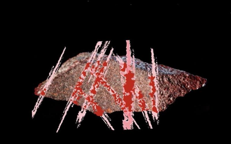 کشف سنگ نقاشی شده توسط انسان ۷۳ هزار سال قبل در آفریقا (+عکس ها)