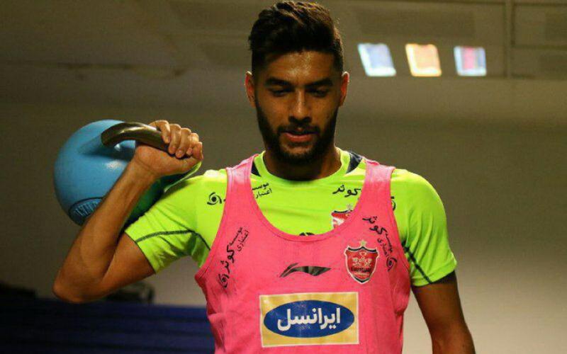 پست مهاجم پرسپولیس در کنار دختر هوادار پرسپولیس