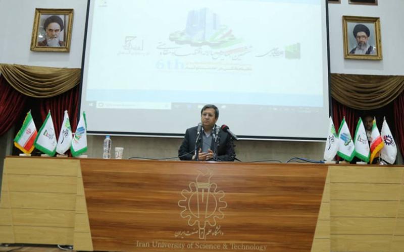 رئیس کل بانک مرکزی: نظام بانکی در خدمت رونق تولید است