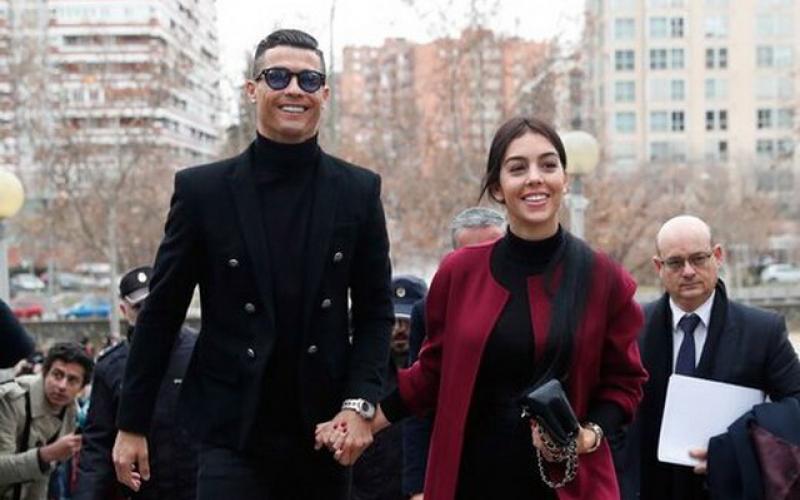 خالکوبی عاشقانه جورجینا برای کریستیانو رونالدو(+عکس)