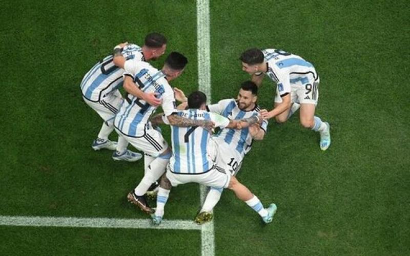 سیگار برگ در جشن آرژانتینی‌ها!