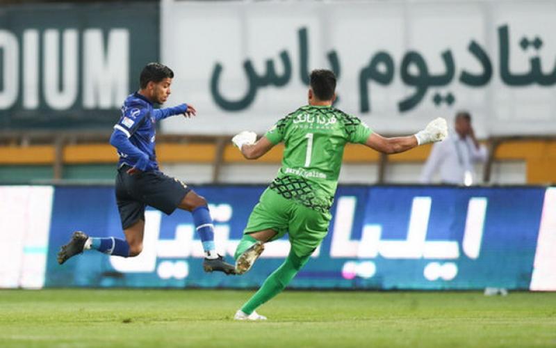 چرا ستاره استقلال نیمکت نشین شد؟