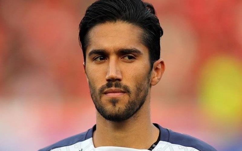 کنایه کاپیتان استقلال به پرسپولیس: قبلا پشت پرده بود، الآن همه چیز علنی شده