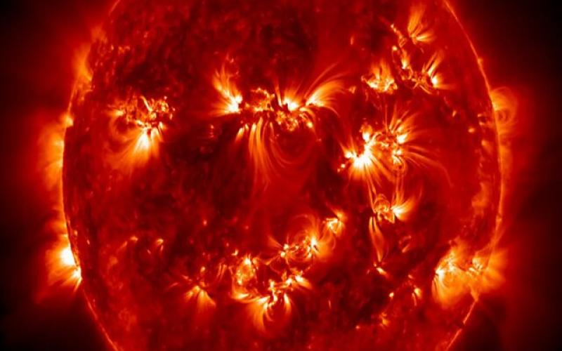 لحظه برخورد یک "دنباله‌دار" به خورشید