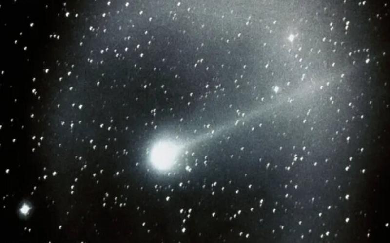 دنباله‌دار هالی در مسیر سفر ۳۸ ساله خود به سمت زمین