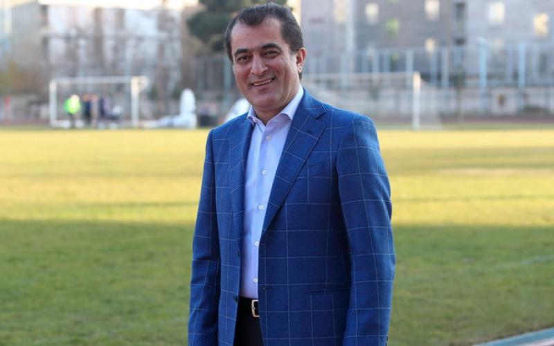 خلیل‌زاده: فکر می‌کنند، چون ما جار و جنجال نمی‌کنیم کار بلد نیستیم