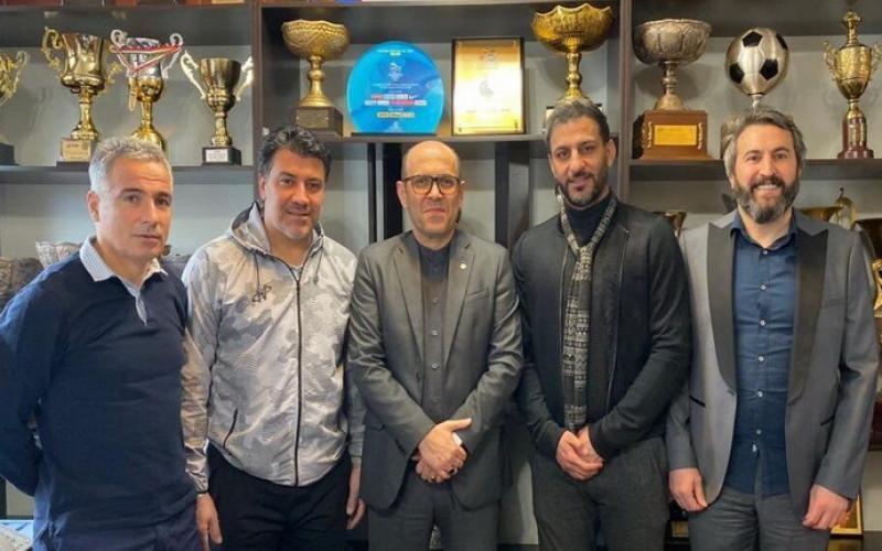 عذرخواهی مجری تلویزیون به درد ما نمی‌خورد!