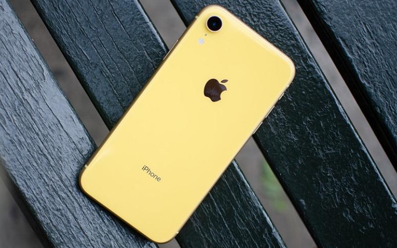 فروش بالای گوشی آیفون XR در بازار جهانی