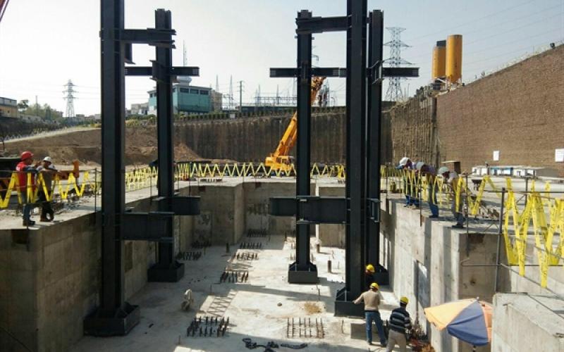 نصب اولین سازه‌های اسکلت فلزی پروژه‌ی برج‌های دوقلوی مخابرات آغاز شد!