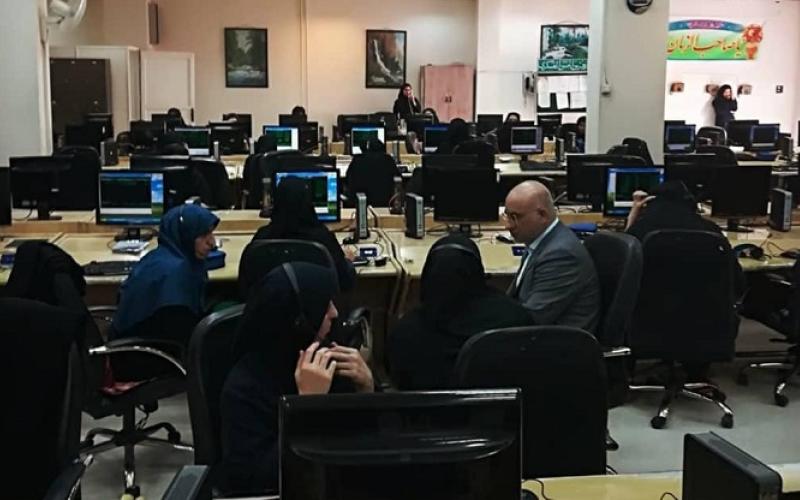 بازدید سرزده‌ی مدیرعامل شرکت مخابرات از یک مرکز مخابراتی در تعطیلات نوروز