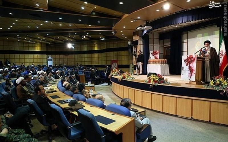 تجلیل از رایتل در آیین اختتامیه سوگواره عبرات