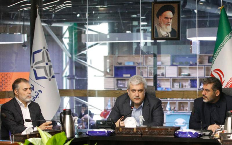 سورنا ستاری