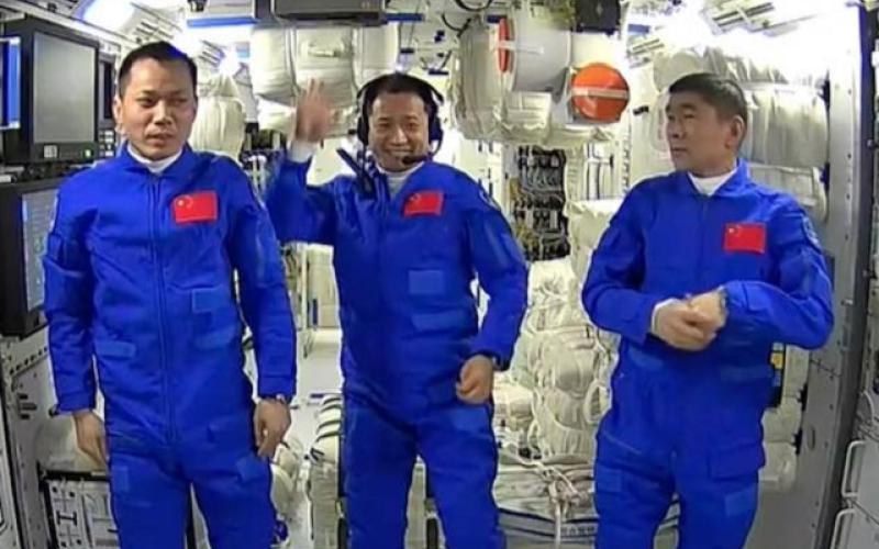 سفر فضانوردان چینی به مدار زمین