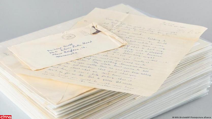 زیباترین کتابفروشی جهان نامه‌های عاشقانه رابرت دیلن را ۶۷۰ هزار دلار خرید