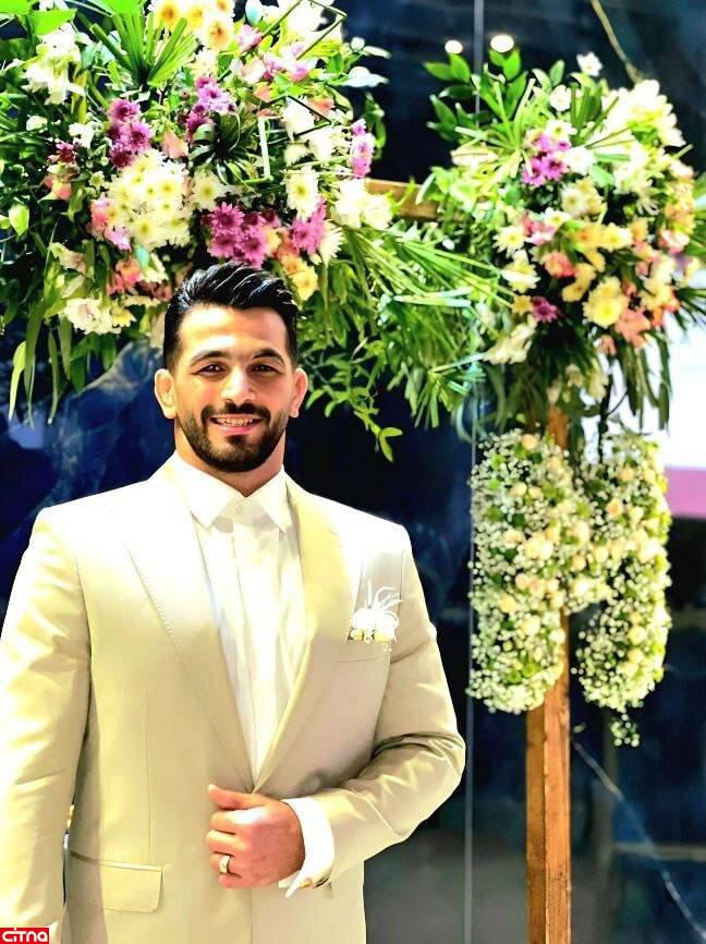 حسن یزدانی داماد شد؛ تیپ جذاب کشتی‌گیر ایرانی در روز عروسی