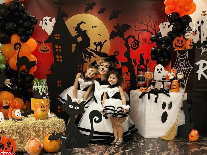 همسر شاهرخ استخری تصاویر هالووین پارتی خانواده‌اش را منتشر کرد