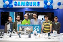 گزارش تصویری/ پیش‌خریداران پرچم‌دارهای سامسونگ در ایران