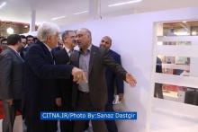 گزارش تصویری/ تشریح اقدامات اپراتوری رایتل در حضور دکتر عارف در شانزدهمین نمایشگاه تلکام 