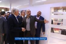 گزارش تصویری/ تشریح اقدامات اپراتوری رایتل در حضور دکتر عارف در شانزدهمین نمایشگاه تلکام 