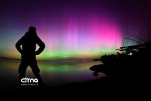 طوفان خورشیدی آسمان سراسر جهان را رنگارنگ کرد! +تصاویر