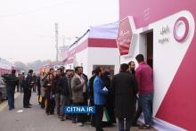 گزارش تصویری/ صف های طویل برای دریافت سیم کارت هدیه رایتل در الکامپ