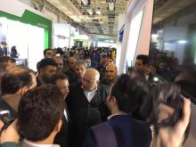 بازدید دکتر واعظی از غرفه پارسیان همراه لوتوس در الکامپ ۲۰۱۶ 