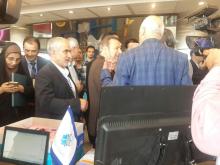 بازدید وزیر ارتباطات از غرفه‌ی دانشکده‌ی پست و مخابرات