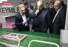 وزیر اقتصاد در بازدید از کارخانه‌ی مخابراتی ارگ جدید: استفاده‌ی دولت از تولیدات ملی ضروری است